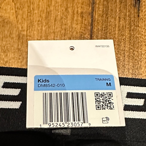 Nike Kids Black Leggings with White Logo - Picture 4 of 4